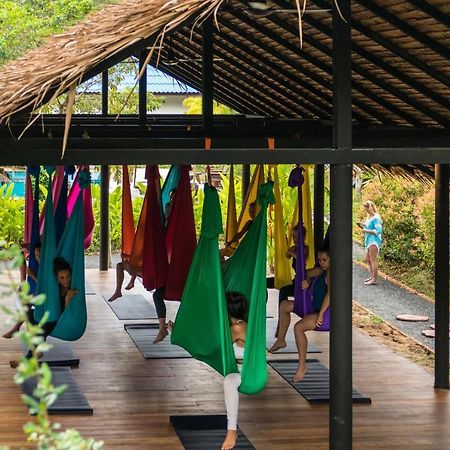 Wonderland Healing Center Hotel Ko Pha Ngan Exterior photo